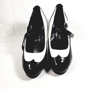Indulge 542 Black & White Wing Tip Maryjane Platfo